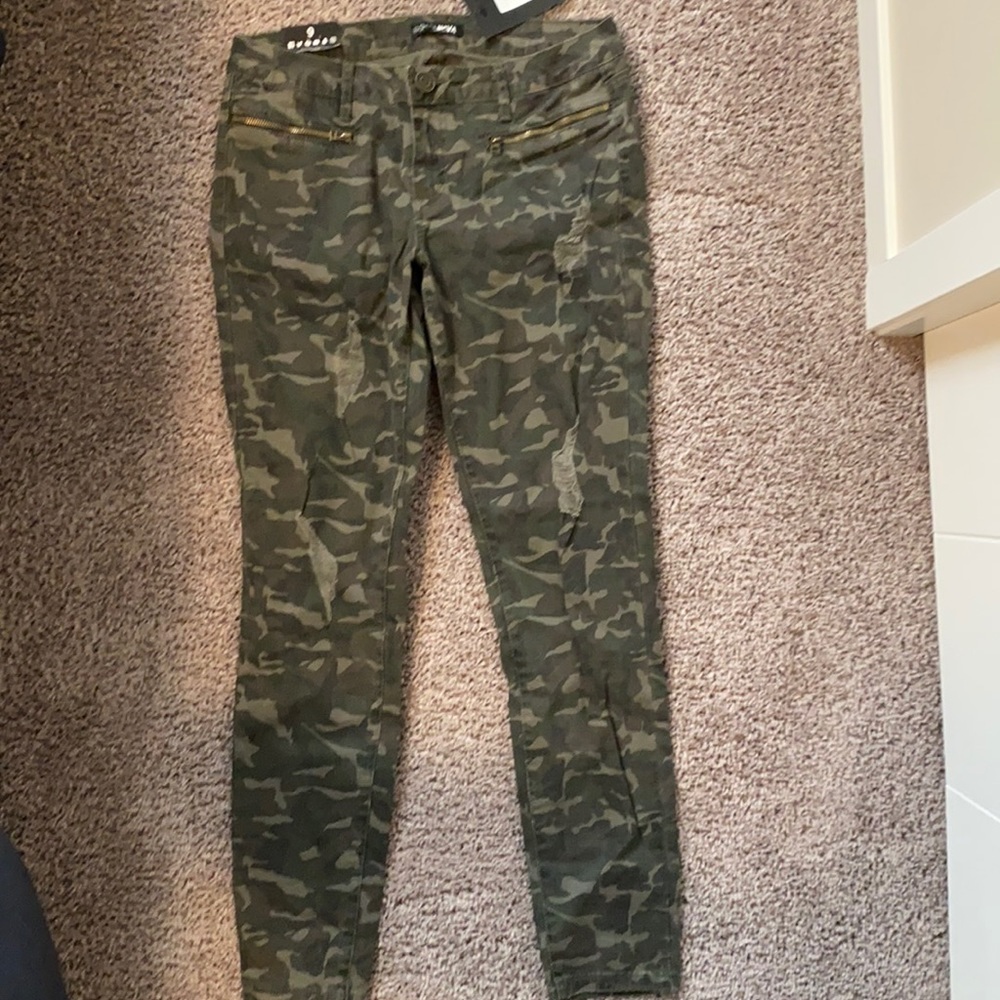 NWT Fashion Nova Camouflage skinny jeans